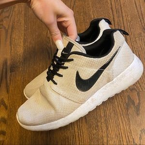 Women’s Nike Roshes
